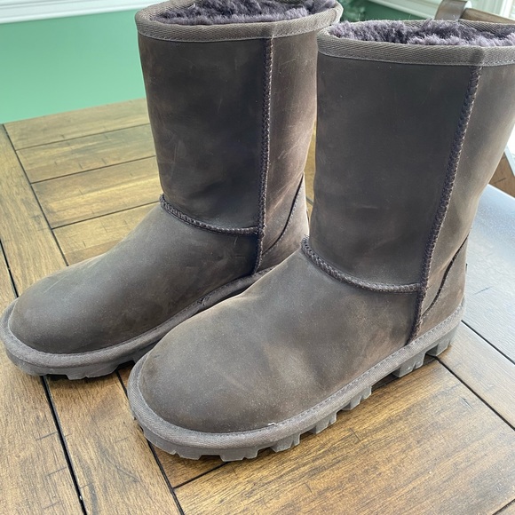 UGG Shoes - UGG Essential Short Boot